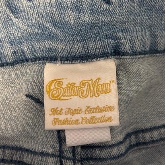 Hot Topic Sailor Moon Denim Overall Shorts Fashion Collection - Picture 6 of 7